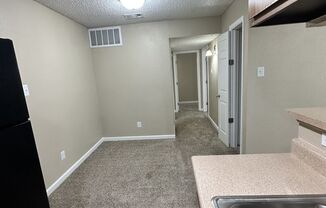 2 beds, 2 baths, 800 sqft, $1,100, Unit 1112