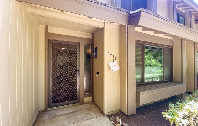 Two-Story 3 Bed, 2.5 Bath with Large Bonus Room in Tierrasanta