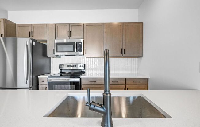 2 beds, 1 bath, 838 sqft, $1,895, Unit 413