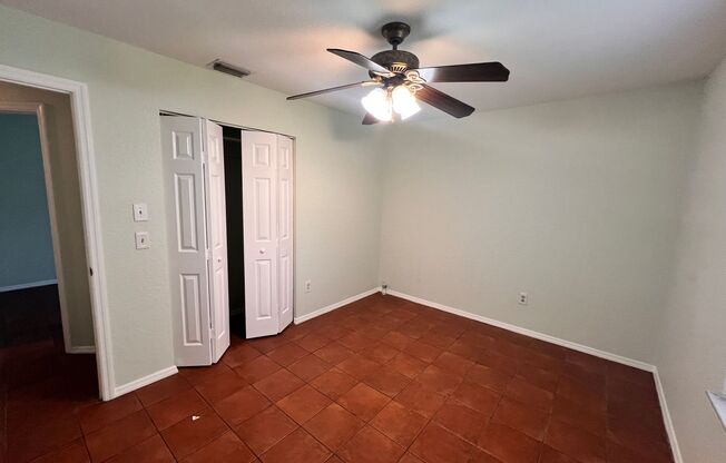 3 beds, 2 baths, $1,600