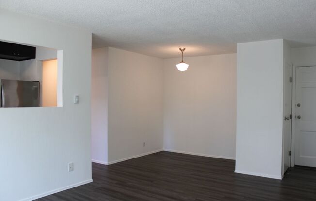 2 beds, 1 bath, 756 sqft, $1,779, Unit 103