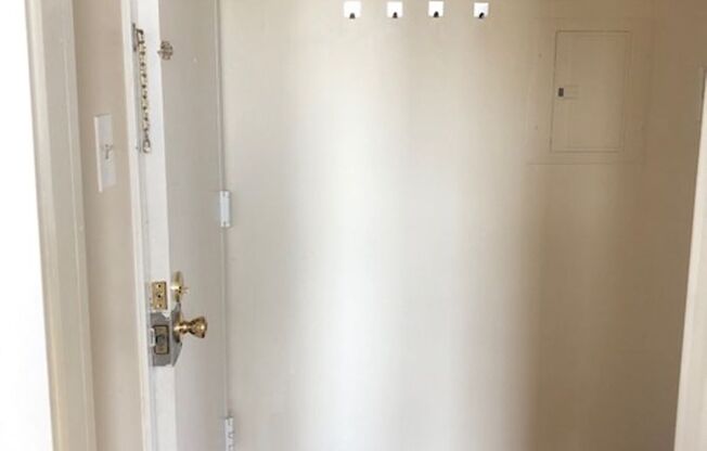1 bed, 1 bath, $1,325, Unit A10