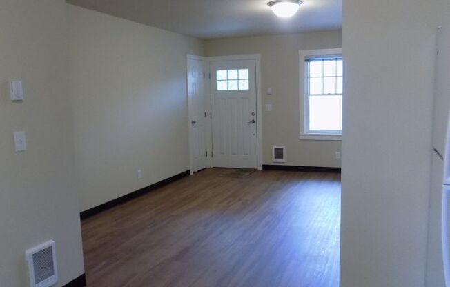 Cute Two-Bedroom Home In Springfield!