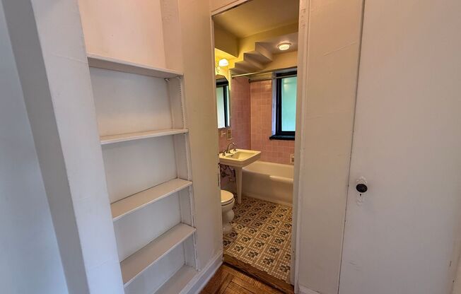 1 bed, 1 bath, $1,145, Unit 102