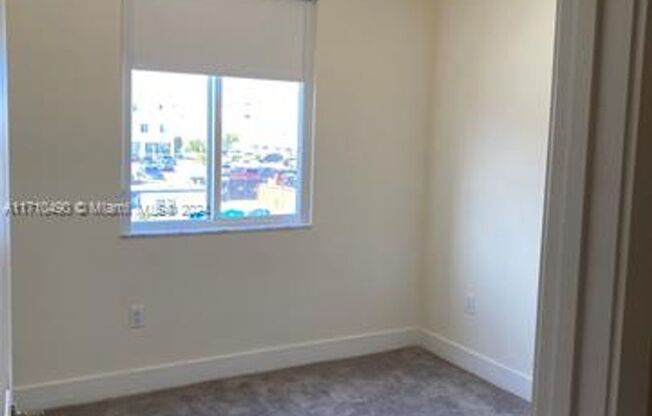 3 beds, 2 baths, 1,322 sqft, $3,400, Unit 10300 NW 66th St appt 109 (A11710490)