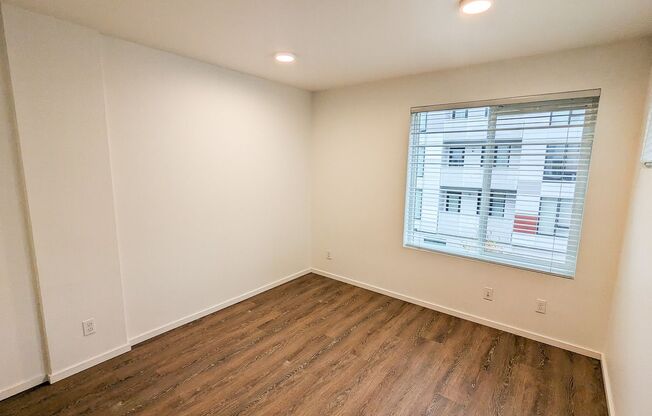 Studio, 1 bath, 186 sqft, $1,465, Unit 421