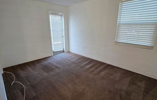 1 bed, 1 bath, 575 sqft, $949, Unit 43