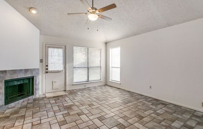 3 Bedroom Duplex in Coppell – Private Backyard & 1-Car Garage!
