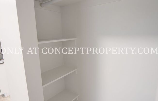 Studio, 1 bath, 251 sqft, $1,025, Unit 4D