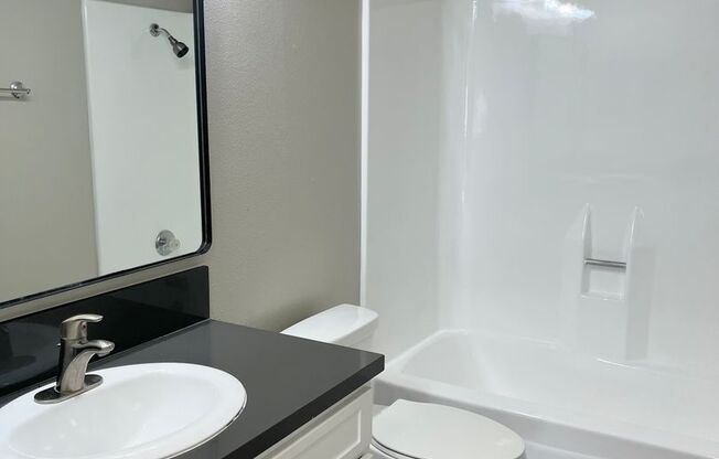 2 beds, 1 bath, 896 sqft, $1,995, Unit 102