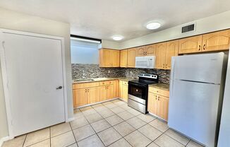 2 beds, 1 bath, $1,995, Unit #10