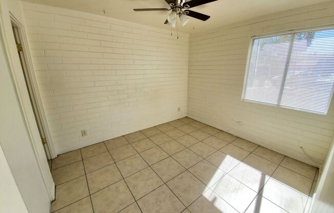 1608-1610 W. Becker Lane