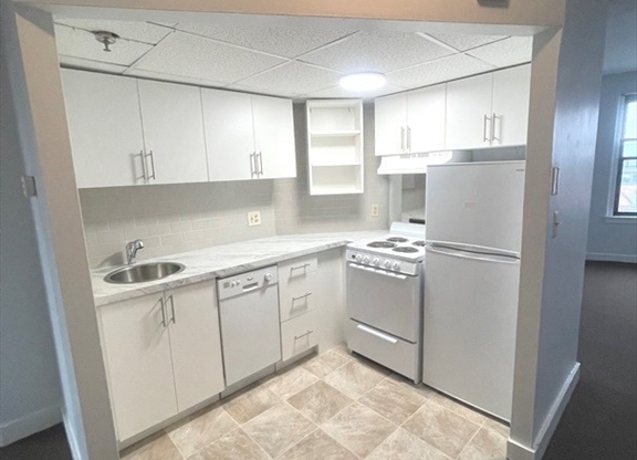 2 beds, 1 bath, 760 sqft, $3,400, Unit 606