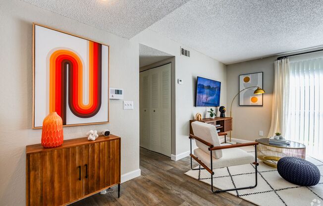 2 beds, 2 baths, 784 sqft, $1,595