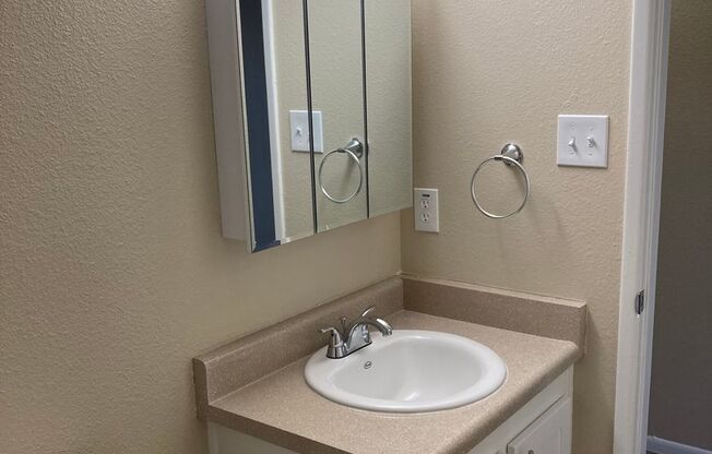 2 beds, 2 baths, 900 sqft, $1,550, Unit 135