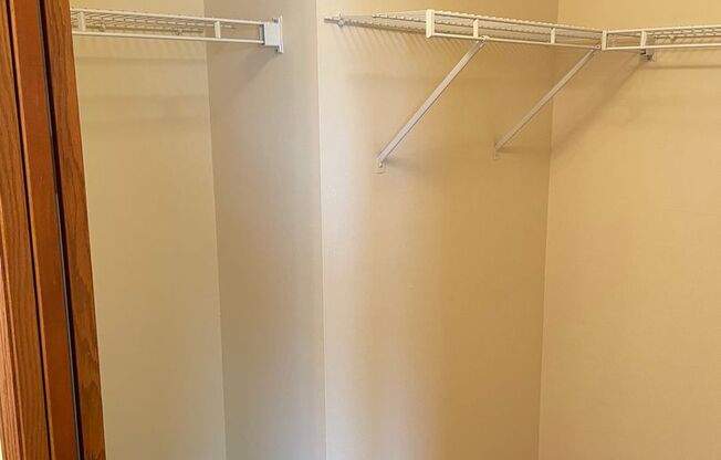 2 beds, 2 baths, 1,223 sqft, $1,675, Unit 931-100