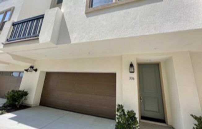 Schools, Community, close to new shopping in Santee... Live in this Beautiful 3 Bedroom, 3 Full Bath Townhouse!!!