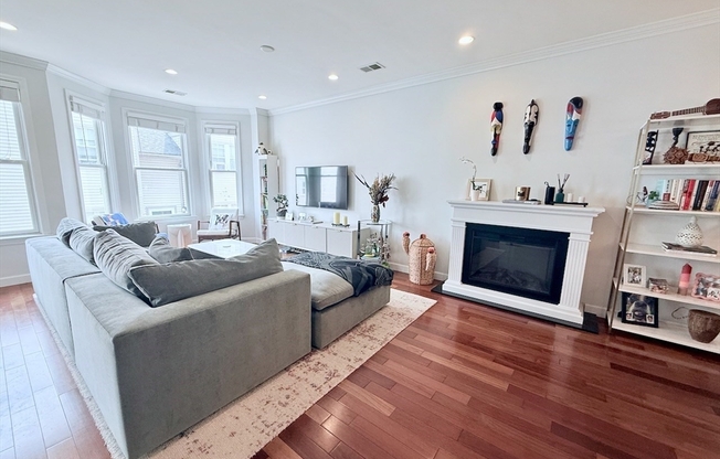 267 BOLTON ST