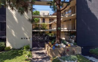 2 beds, 1 bath, 845 sqft, $2,595, Unit 009