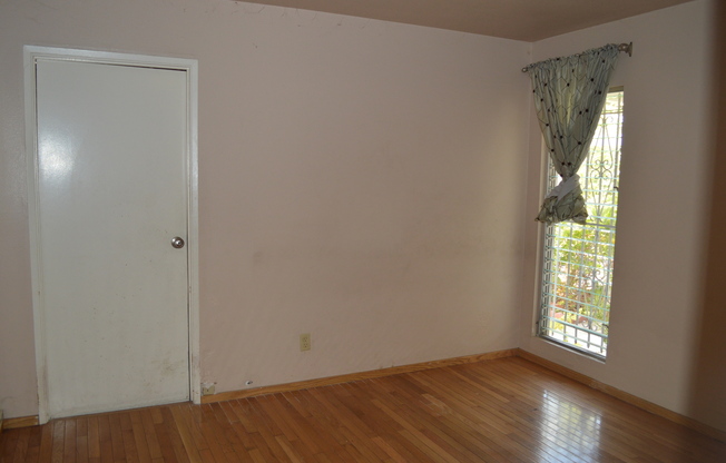 3 beds, 2 baths, $4,000