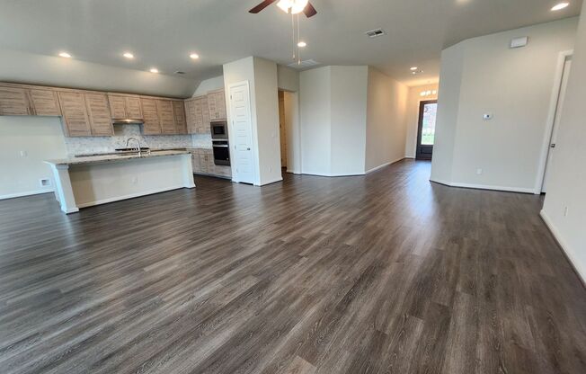 Veramendi Subdivision/ Community Parks & Pool/ Large House / Tons of Amenities / NBISD