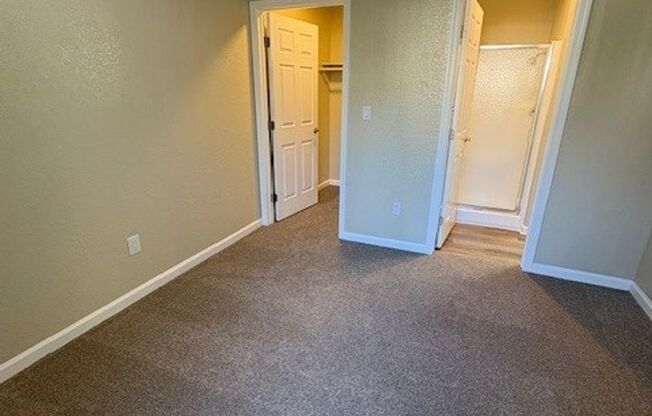 2 beds, 2 baths, 900 sqft, $2,015, Unit 156