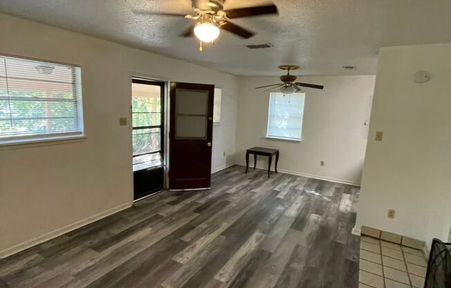 3 beds, 2 baths, $1,050