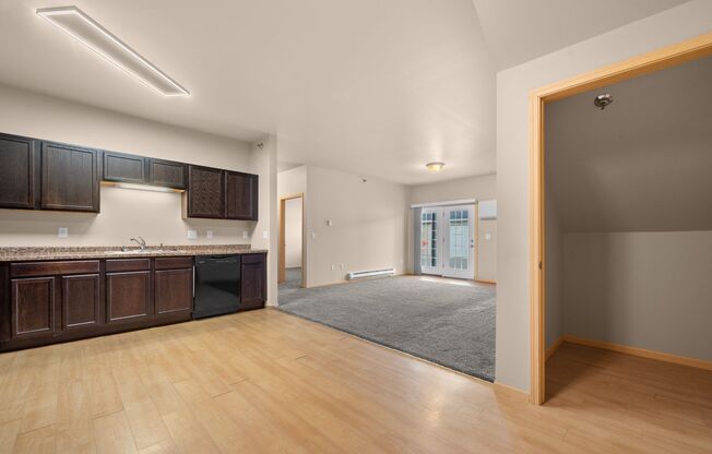 1 bed, 1 bath, 948 sqft, $1,225, Unit 3215-J