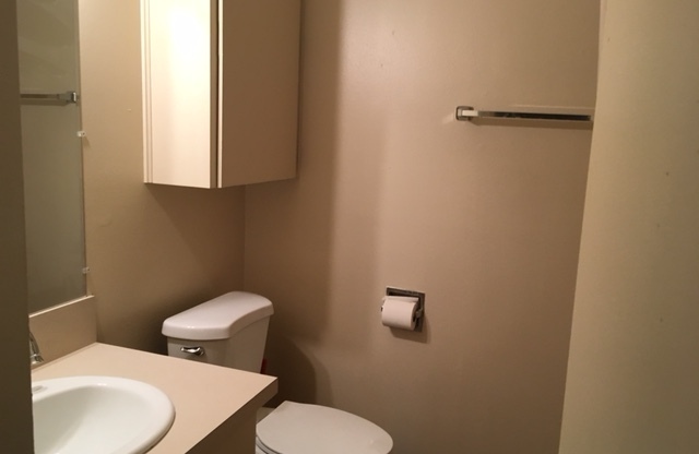 2 beds, 1 bath, $1,795