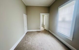 3 beds, 1 bath, $1,300