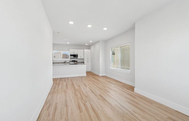 1 bed, 1 bath, 712 sqft, $1,385, Unit 214