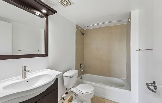2 beds, 2 baths, $2,200, Unit R- 207