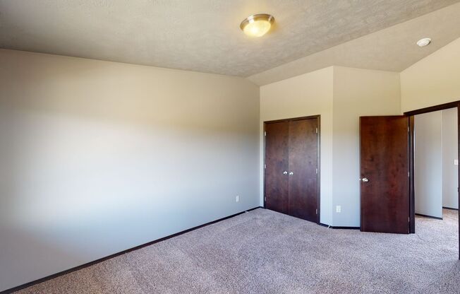 2 beds, 2 baths, 1,275 sqft, $1,635, Unit 591-04