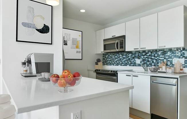 2 beds, 1.5 baths, 997 sqft, $3,950, Unit 719