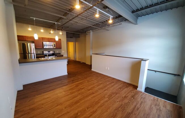 3 beds, 3 baths, 1,122 sqft, $1,890, Unit 304