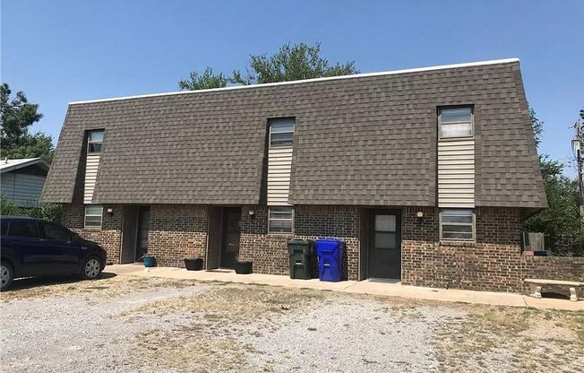 2 Bed 1.5 Bath In Norman!