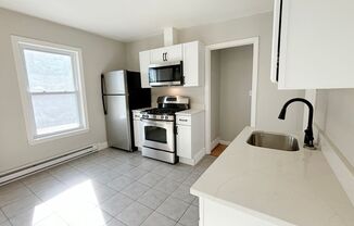 3 beds, 2 baths, $2,300, Unit 116-118 #3