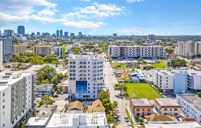 2 beds, 2 baths, 833 sqft, $2,500, Unit 806
