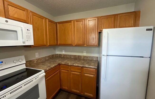 1 bed, 1 bath, 871 sqft, $1,175, Unit 2768-4