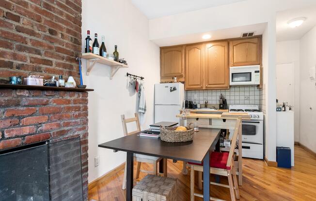 1 bed, 1 bath, $3,150, Unit 3R