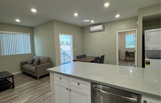 621 1/2 NORMANDIE AVE