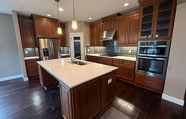 Custom Home In Pristine Neighborhood!