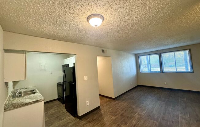 2 beds, 1 bath, 740 sqft, $930