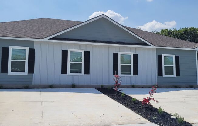 Brand New 3/2  off Hwy 46