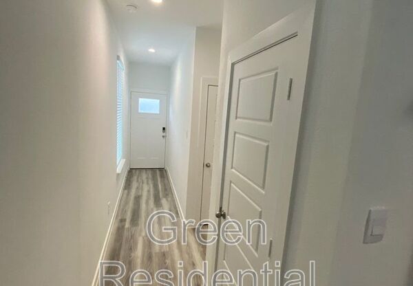 3125 CROWN GATE DR