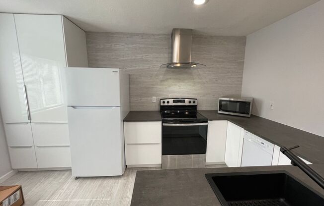 2 beds, 2 baths, $2,195