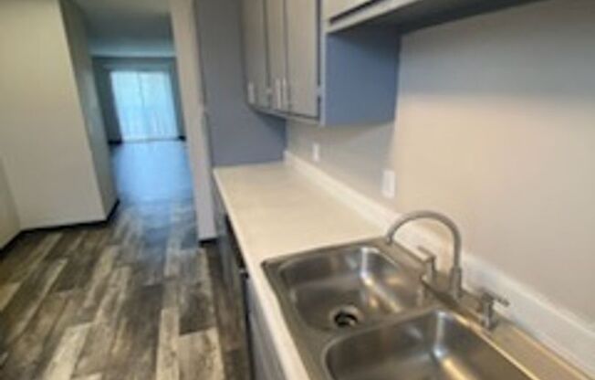 2 beds, 2 baths, 856 sqft, $920, Unit 2726-1210