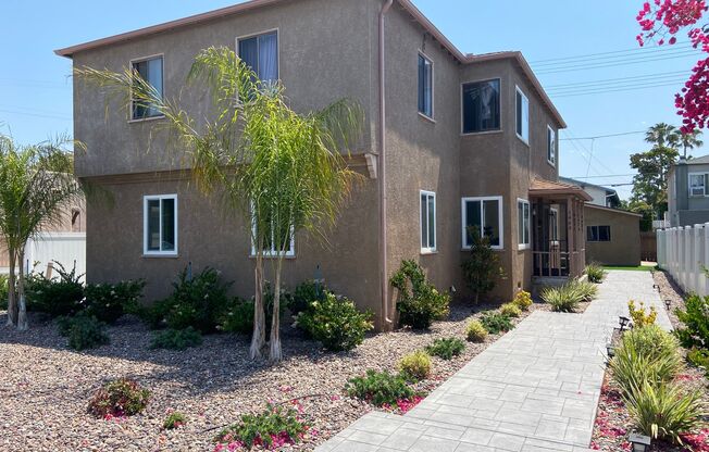 Remodeled 2 Bedroom in Kensington! Washer/Dryer in Unit!
