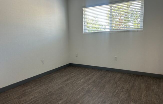 2 beds, 1 bath, 920 sqft, $2,910, Unit A072