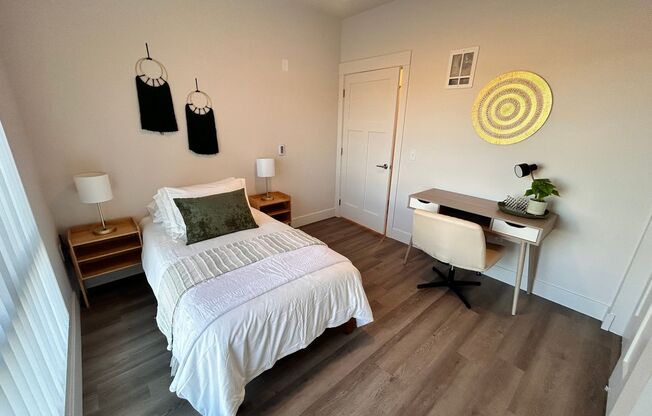 2 beds, 2 baths, 900 sqft, $1,850, Unit 111 (STR)